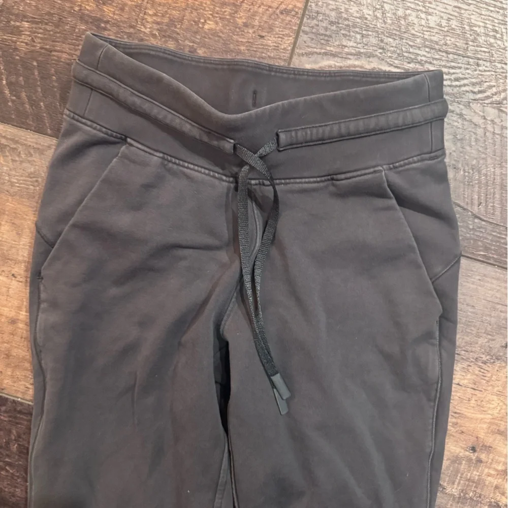 lululemon Joggers Dark Gray Size 2 Drawstring